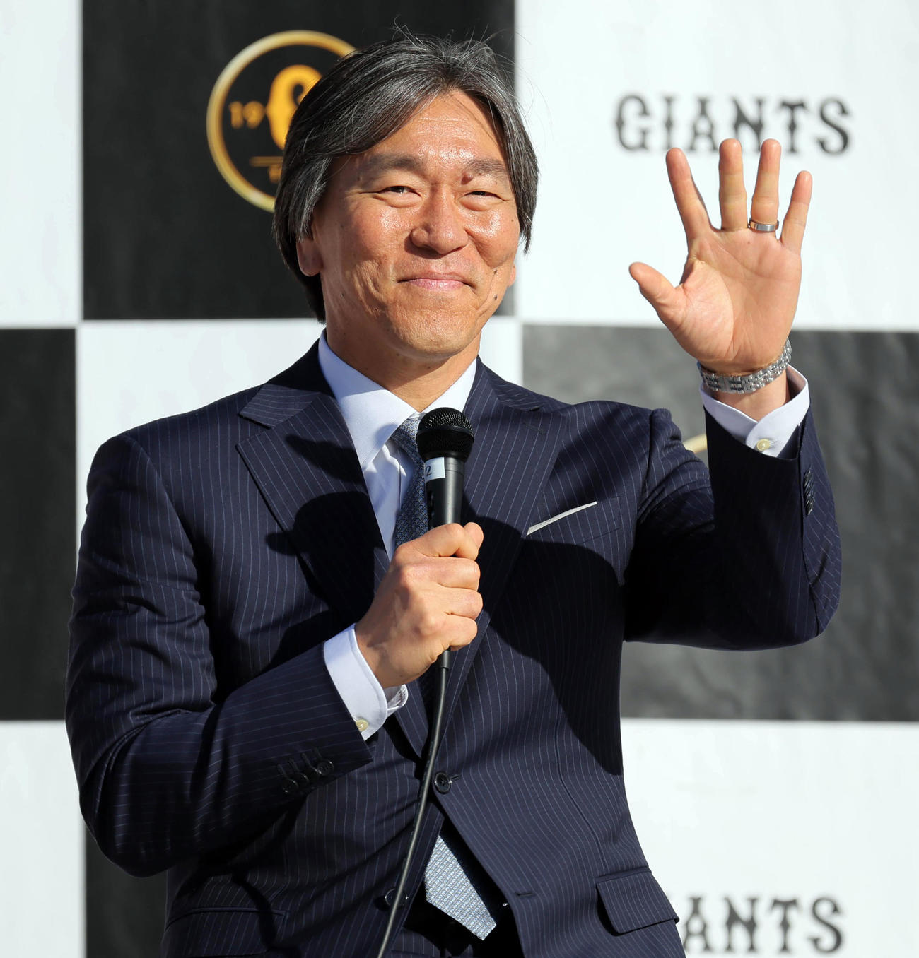 巨人対阪神　ステージイベントに参加し、笑顔を見せる松井秀喜氏