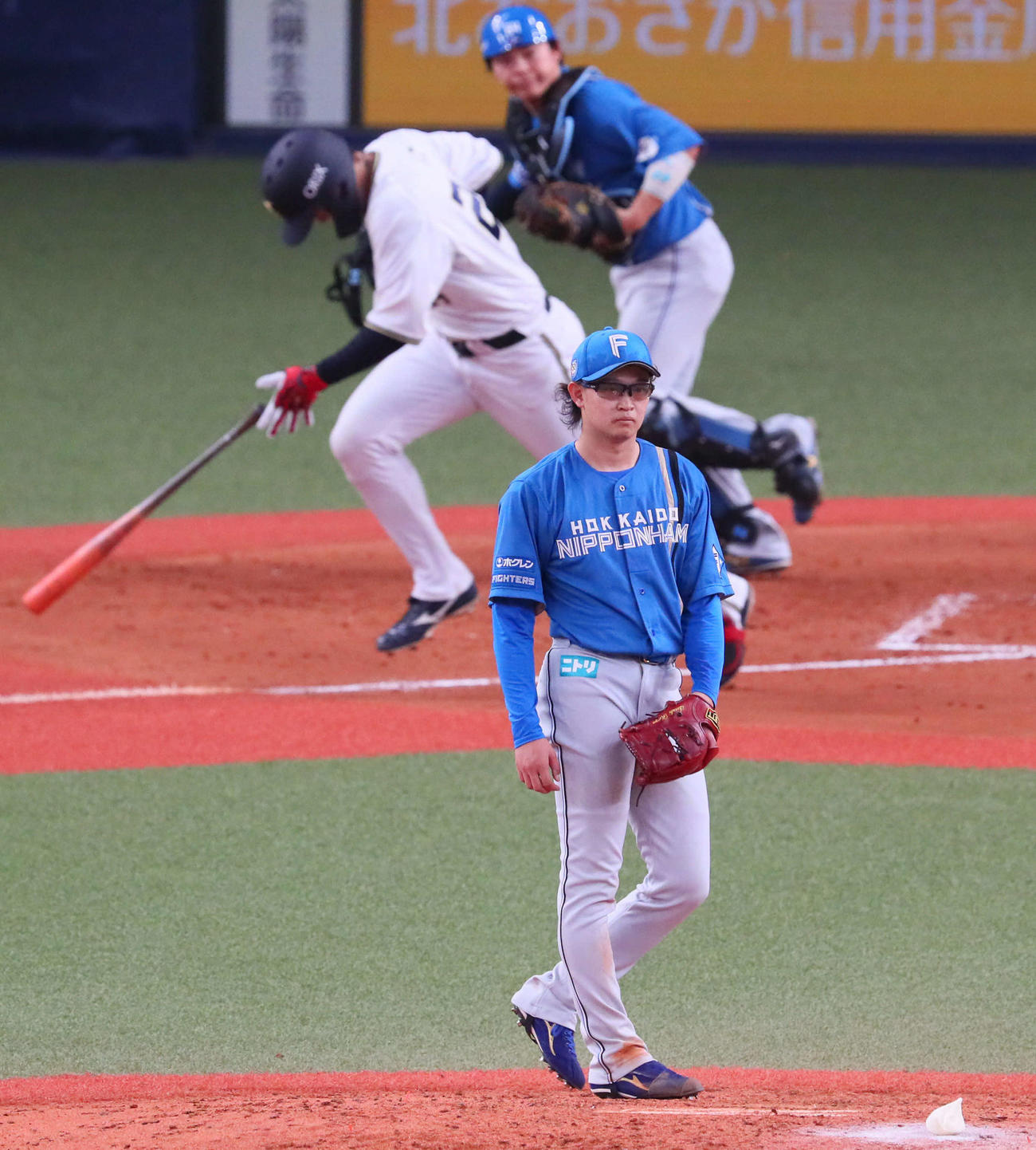 オリックス対日本ハム　5回裏オリックス無死、鈴木は紅林を遊ゴロに打ち取る（撮影・宮崎幸一）