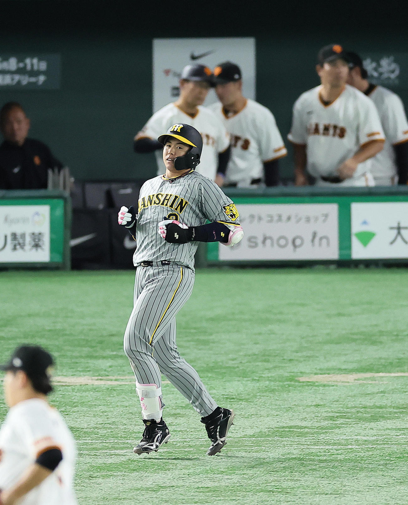 巨人対阪神　6回表阪神2死満塁、梅野は遊ゴロに倒れる（撮影・足立雅史）