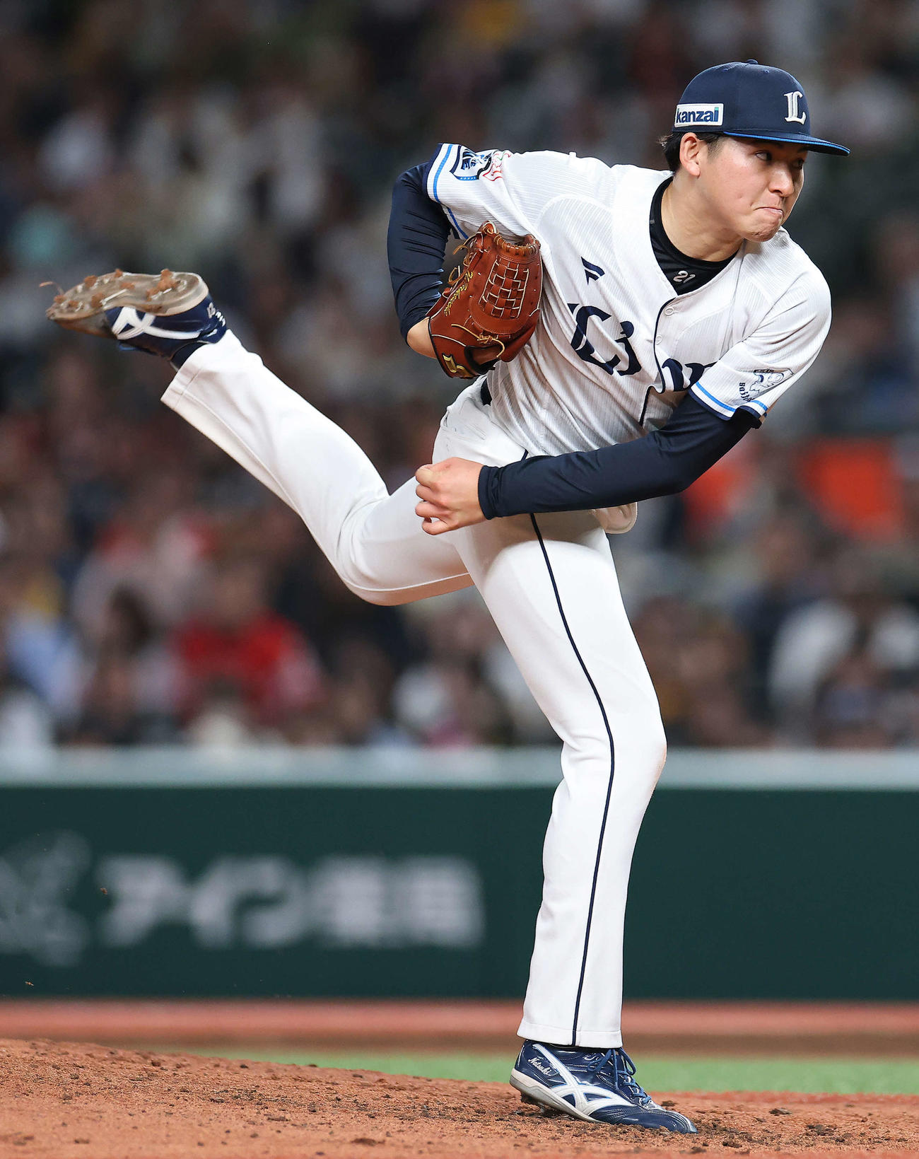 西武対ソフトバンク　8回表、力投する武内（撮影・河田真司）