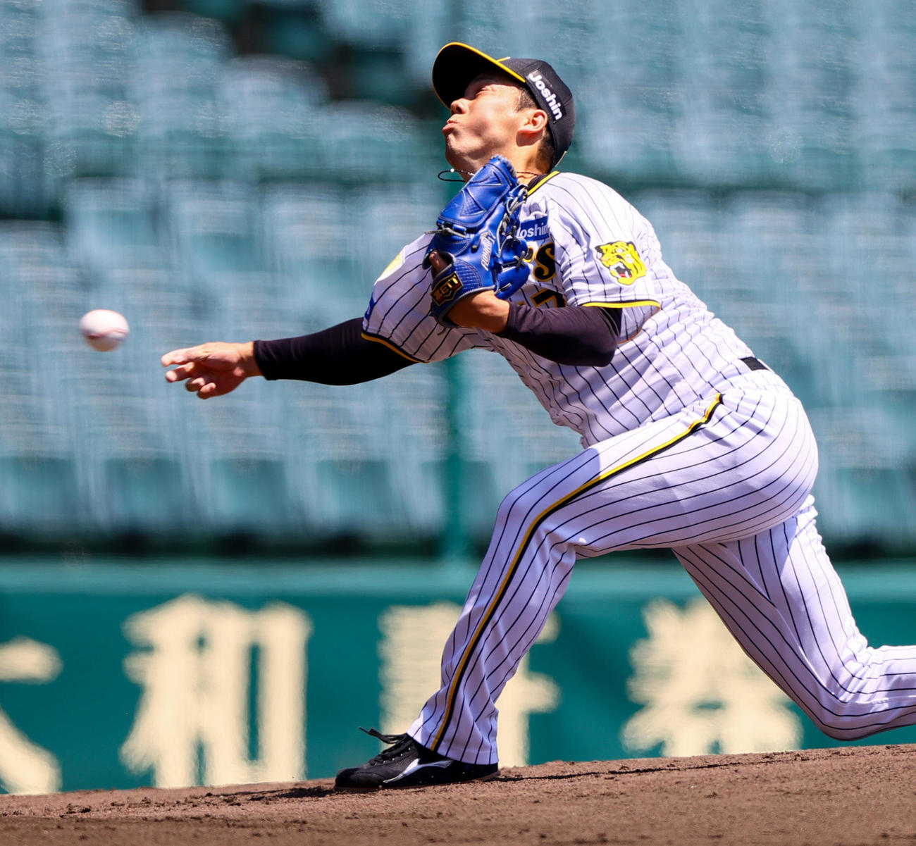 ウエスタン・リーグ　阪神対くふうハヤテ　2番手で登板する青柳（撮影・上山淳一）