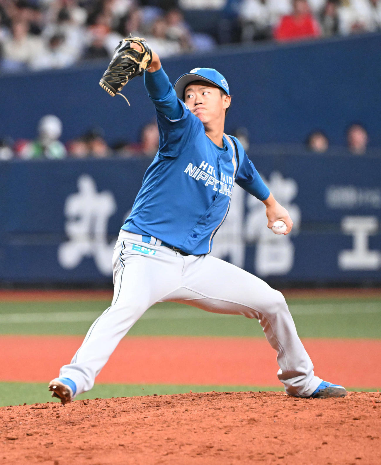 オリックス対日本ハム　7回に登板する日本ハム矢沢（撮影・和賀正仁）