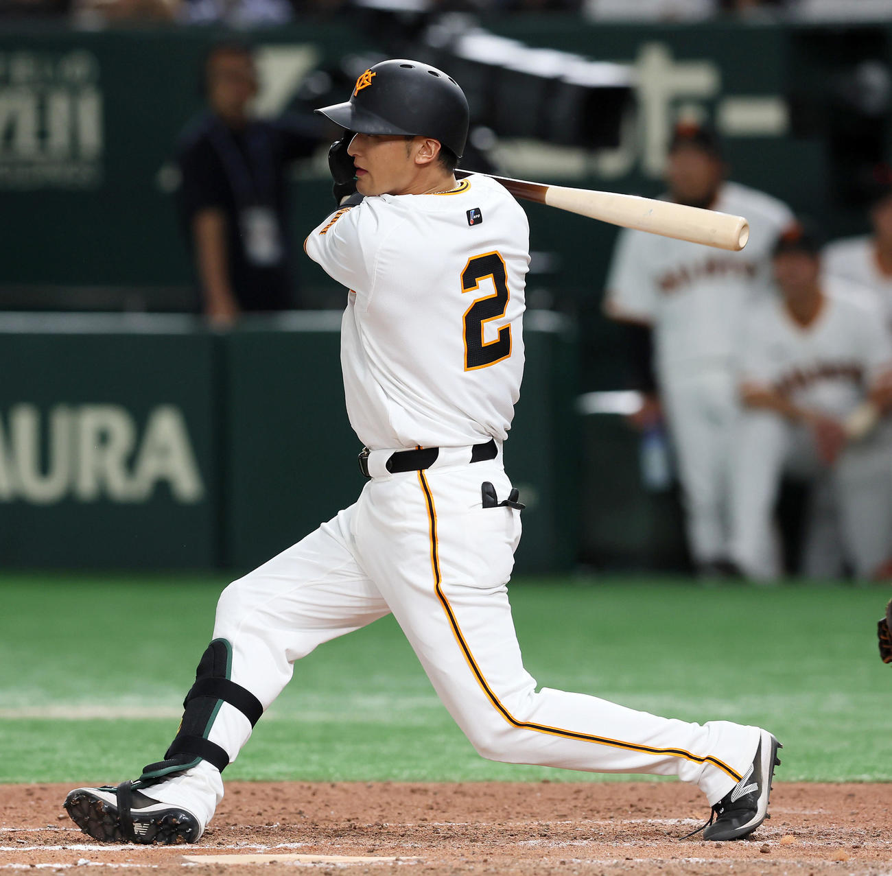 巨人対阪神　10回裏巨人1死満塁、吉川は中適時打を放ちサヨナラ勝ち（撮影・加藤哉）