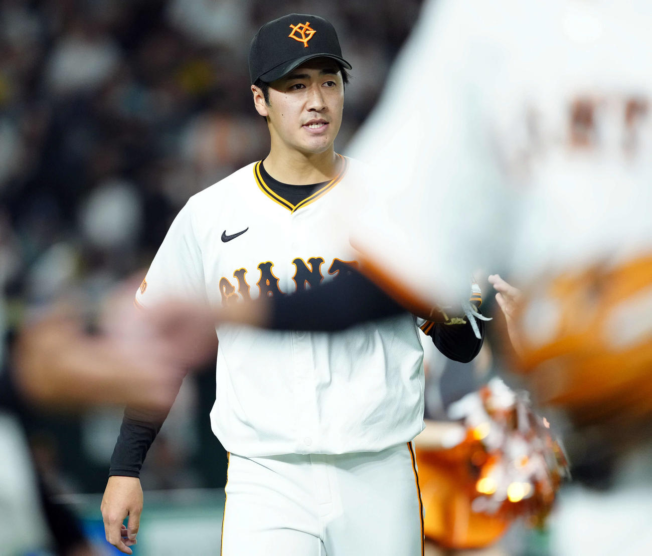 巨人対阪神　9回からマウンドに上がり無失点に抑えた巨人西舘（撮影・たえ見朱実）