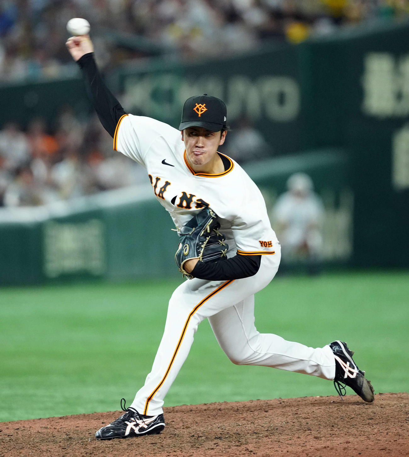 巨人対阪神　9回からマウンドに上がった巨人西舘（撮影・たえ見朱実）