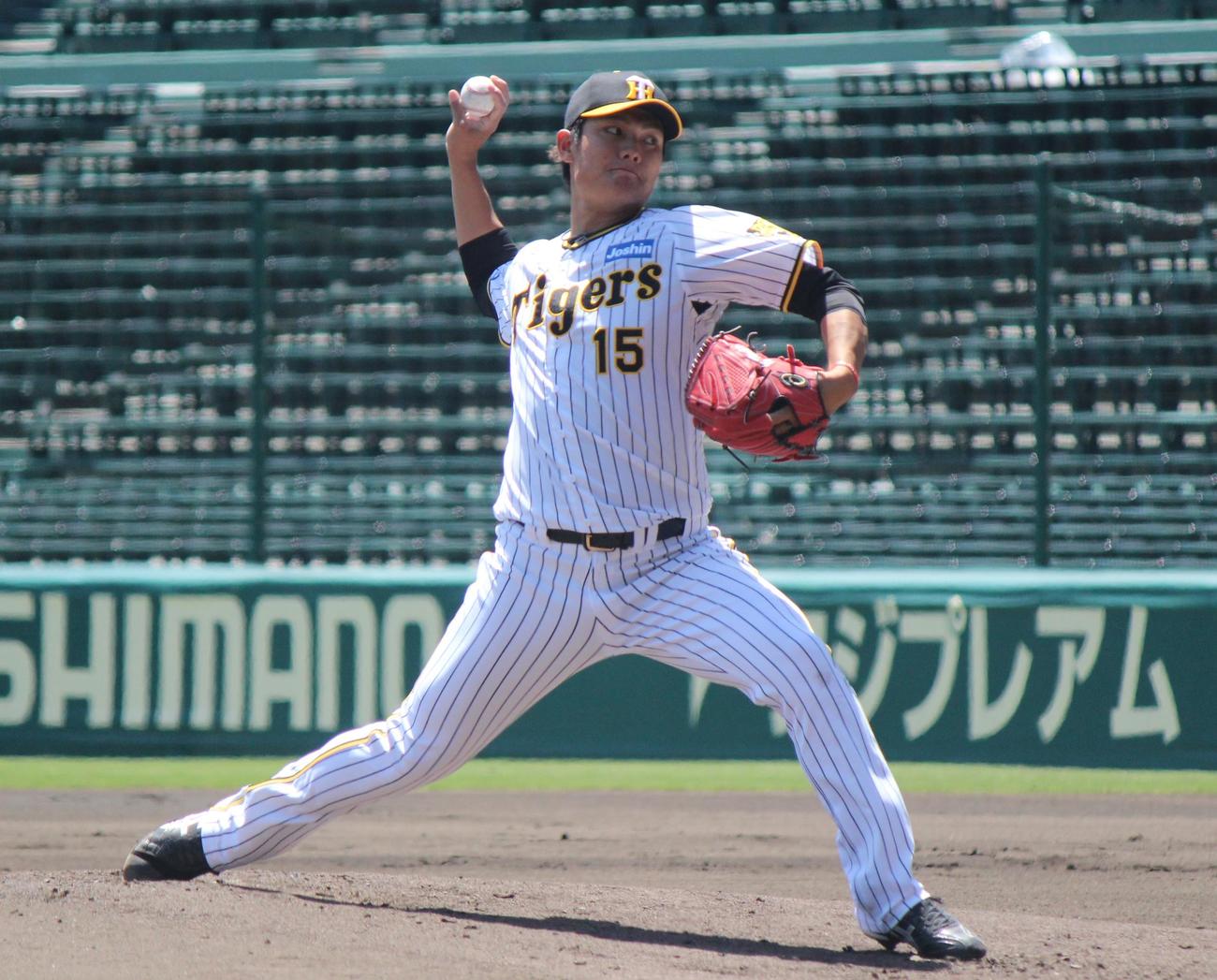 2軍戦で力投する阪神西純矢（撮影・柏原誠）