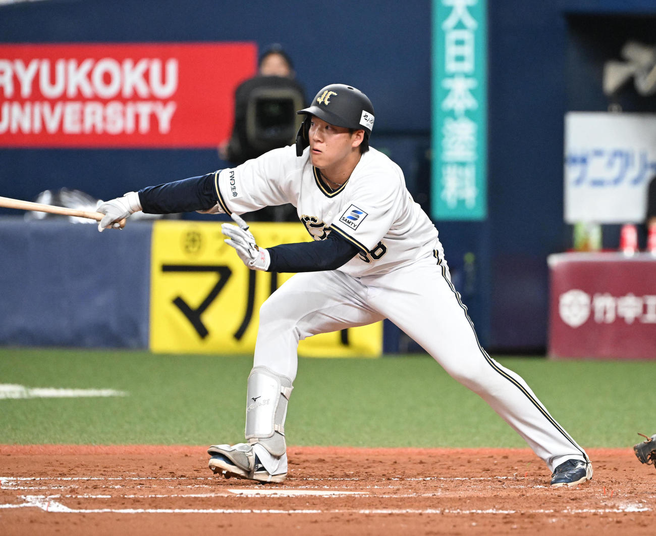 オリックス対日本ハム　2回裏オリックス無死満塁、中前適時打を放つ来田（撮影・和賀正仁）