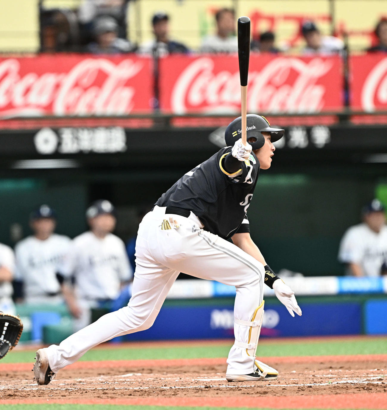 西武対ソフトバンク　7回表ソフトバンク1死満塁、柳田は中前2点適時打を放つ（撮影・滝沢徹郎
