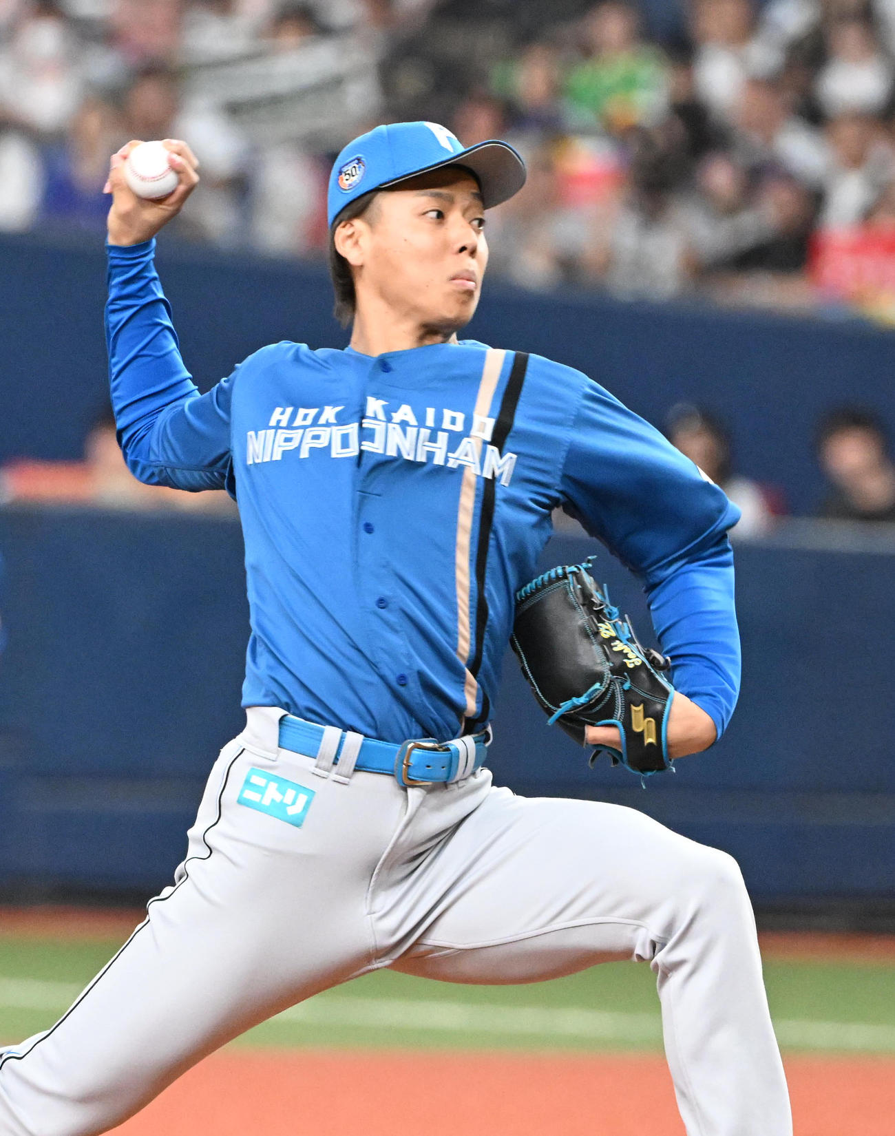 オリックス対日本ハム　7回裏2死三塁のピンチに登板する日本ハム杉浦（撮影・和賀正仁）