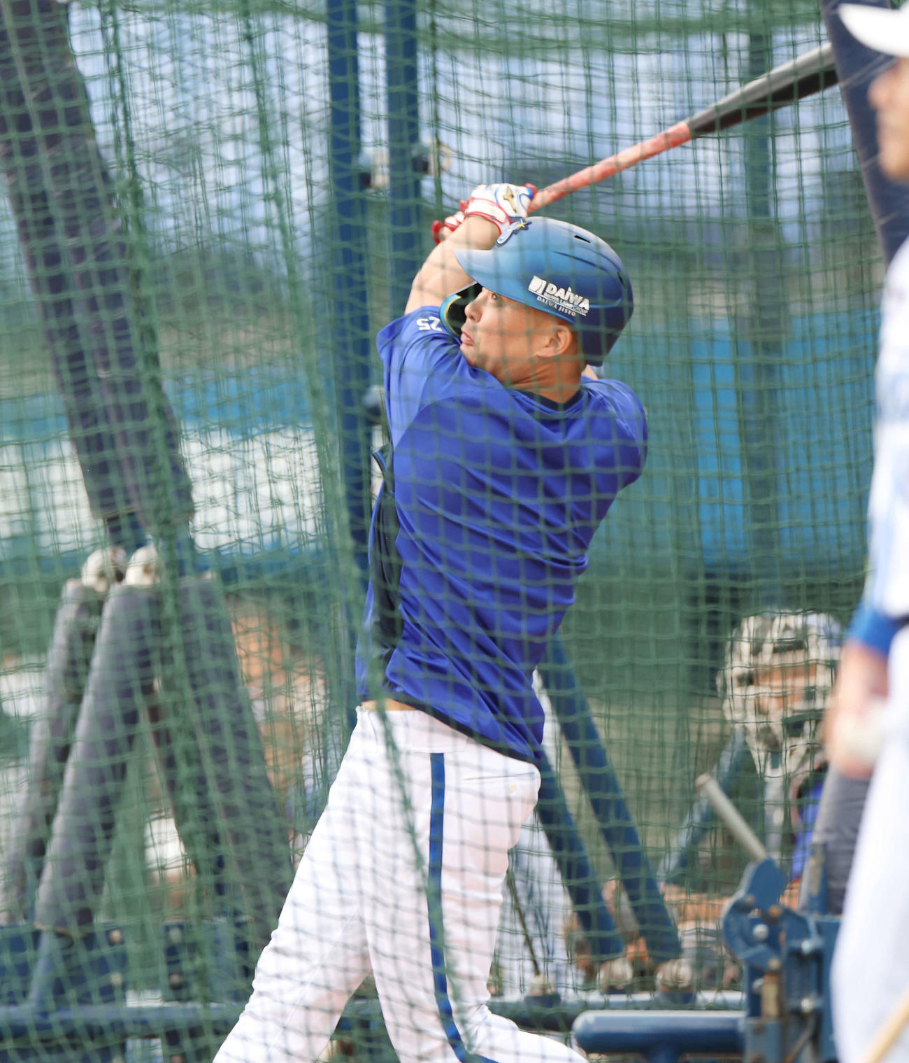 DeNA対ヤクルト　試合前、打撃練習するDeNA筒香（撮影・宮地輝）