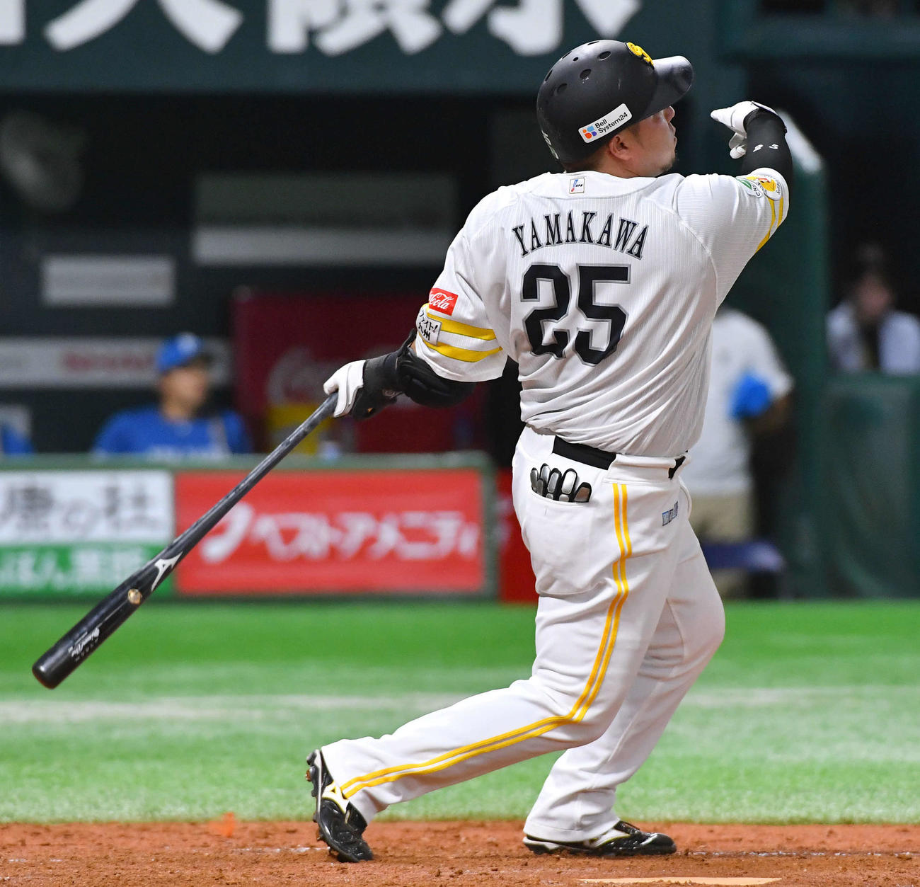 ソフトバンク対日本ハム　5回裏ソフトバンク無死、山川は左中間へ本塁打を放つ（撮影・岩下翔太）