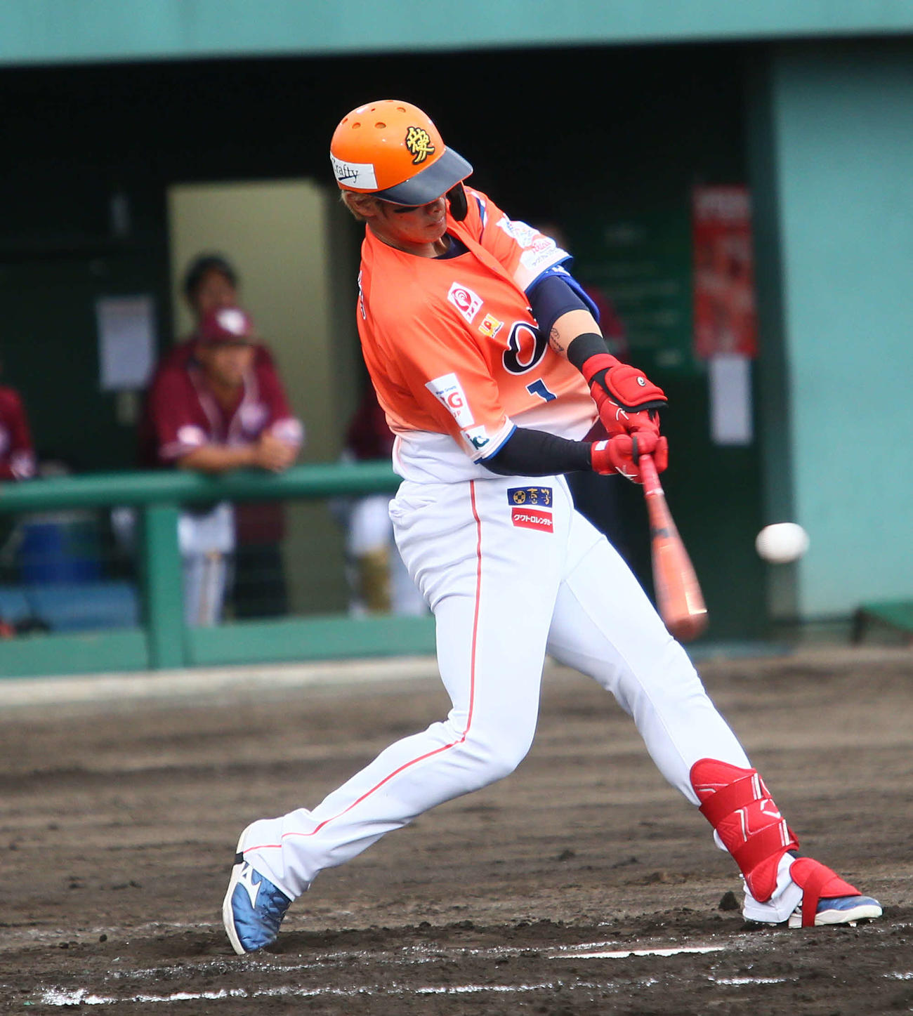 楽天対オイシックス　1－1の6回2死二塁に陽外野手が勝ち越しの中越え二塁打