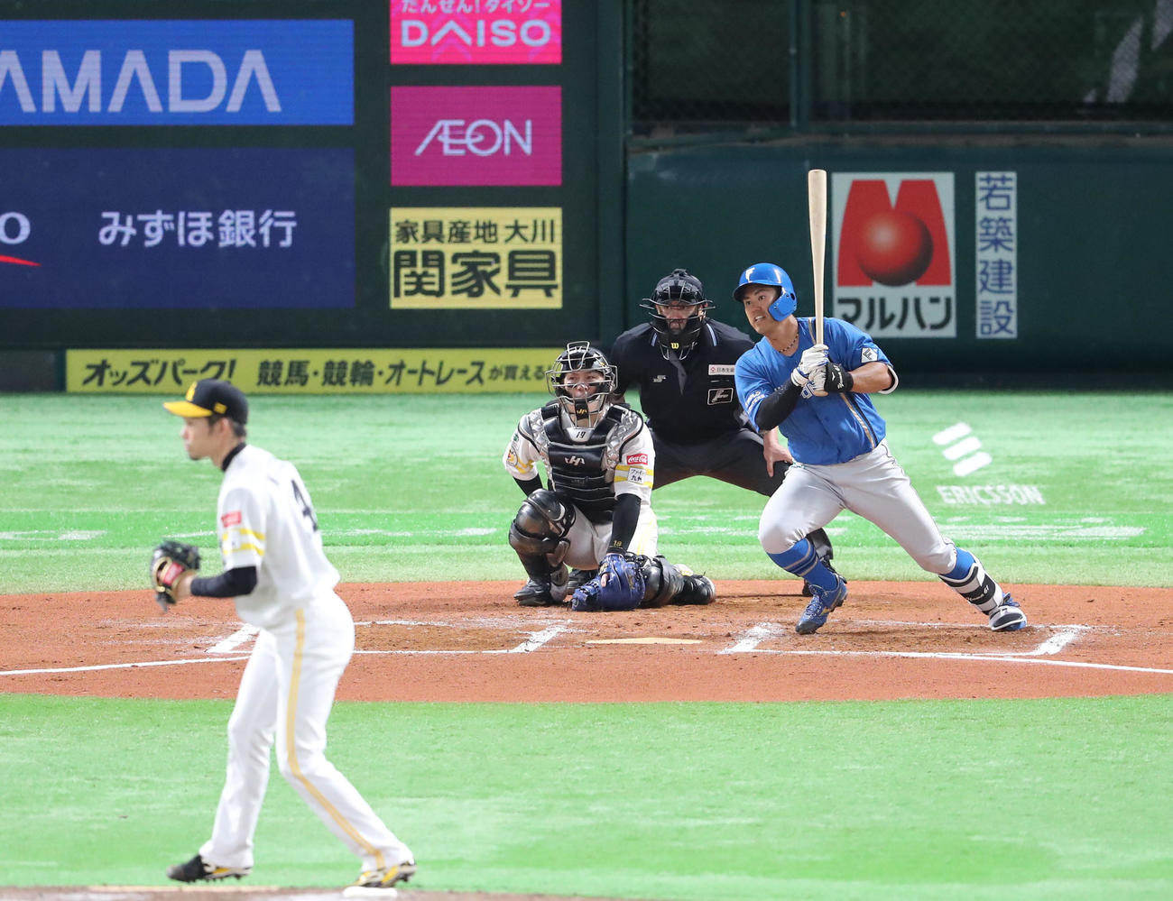 ソフトバンク対日本ハム　7回表日本ハム1死、今川は右前安打を放つ（撮影・梅根麻紀）