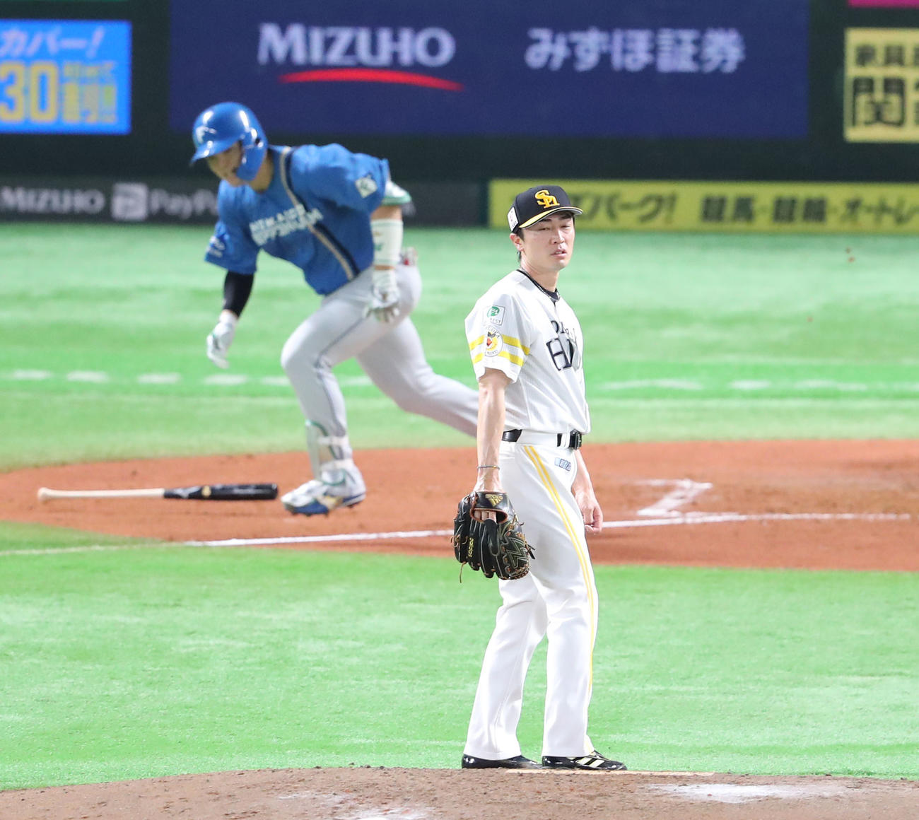 ソフトバンク対日本ハム　1回裏ソフトバンク2死三塁、郡司に中前適時打を浴びた和田（撮影・梅根麻紀）