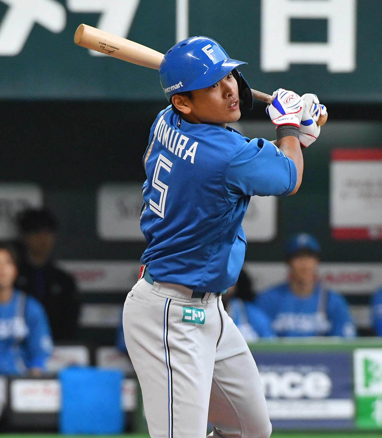 ソフトバンク対日本ハム　1回表日本ハム2死一、二塁、野村は先制の右前適時打を放つ（撮影・岩下翔太）