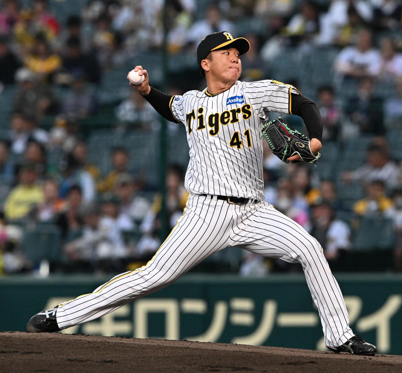 阪神対広島　阪神先発の村上（撮影・前岡正明）