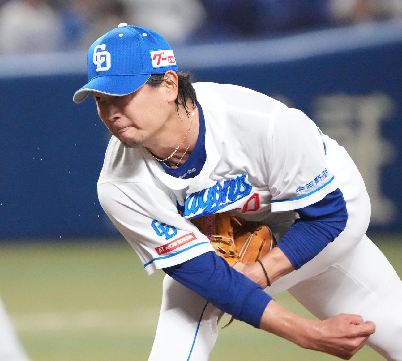中日対巨人　1回表、登板する中日先発の涌井（撮影・森本幸一）