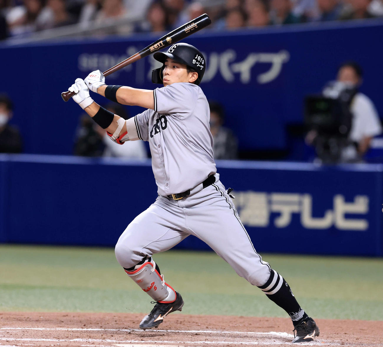 中日対巨人　7回表巨人1死満塁、門脇は中前先制適時打を放つ（撮影・浅見桂子）