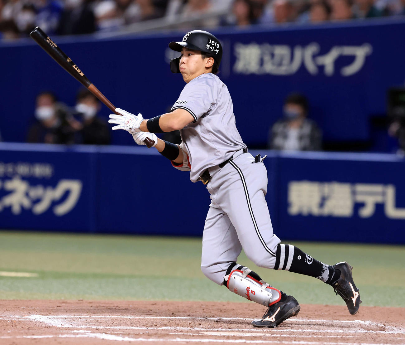 中日対巨人　7回表巨人1死満塁、門脇は中前先制適時打を放つ（撮影・浅見桂子）