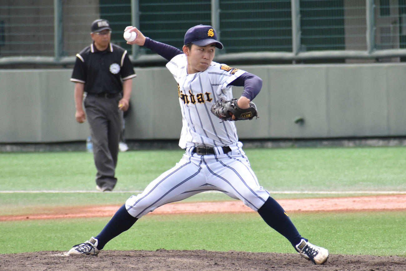 甲南大戦で完封勝利を挙げた大産大・長友（撮影・古財稜明）