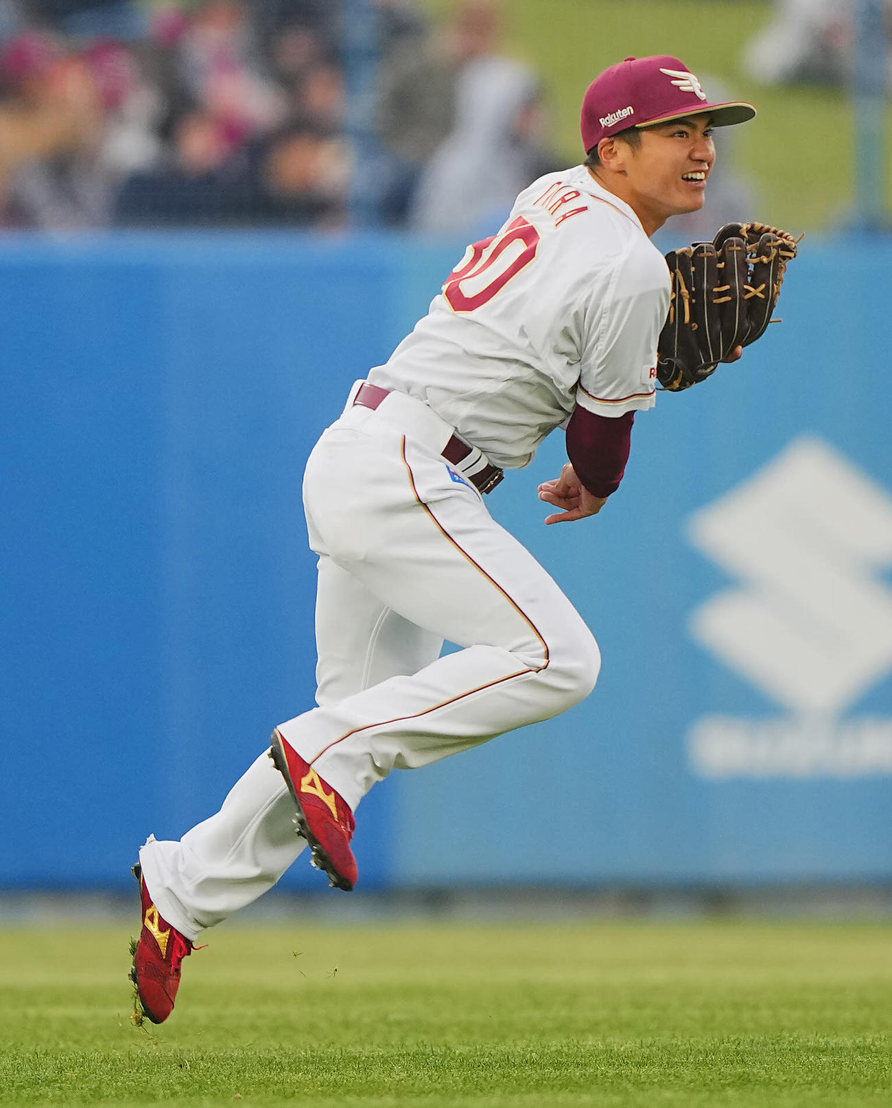 楽天対オリックス　試合前、シートノックを受ける楽天平良（撮影・垰建太）