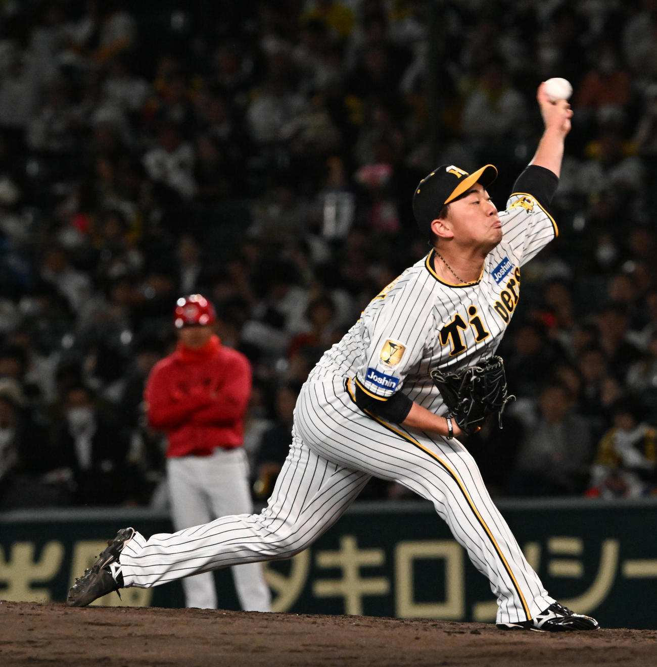 阪神対広島　阪神2番手の桐敷（撮影・前岡正明）