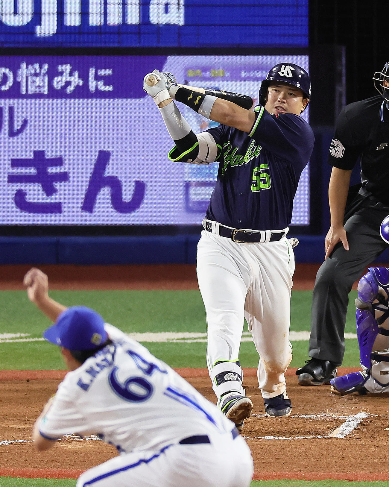 DeNA対ヤクルト　6回表ヤクルト無死一塁、村上宗隆は右前打を放つ（撮影・足立雅史）