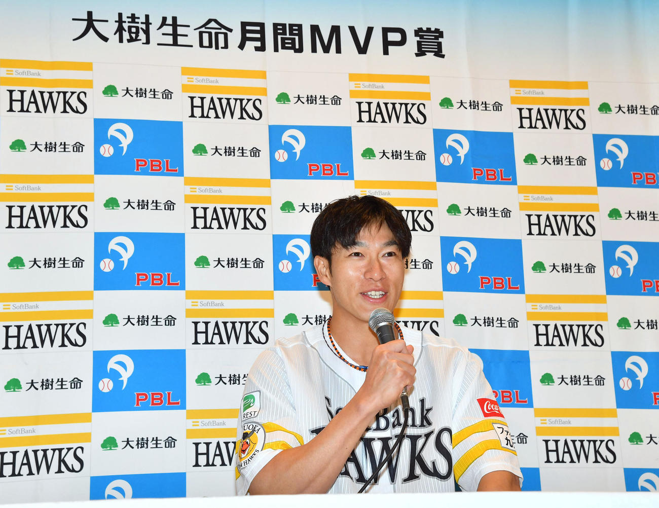 3、4月度「大樹生命月間MVP賞」を受賞したソフトバンク柳田（撮影・岩下翔太）