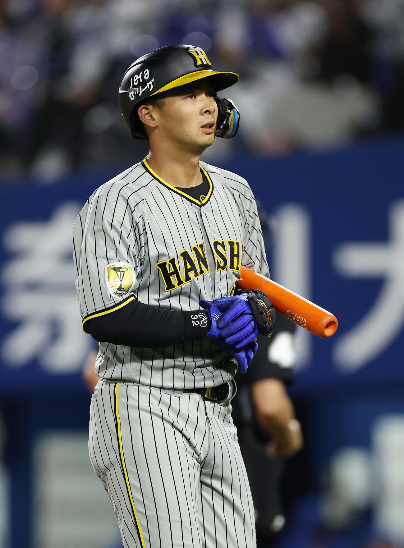 DeNA対阪神　4回表阪神2死、見逃し三振に倒れた井上（撮影・前田充）