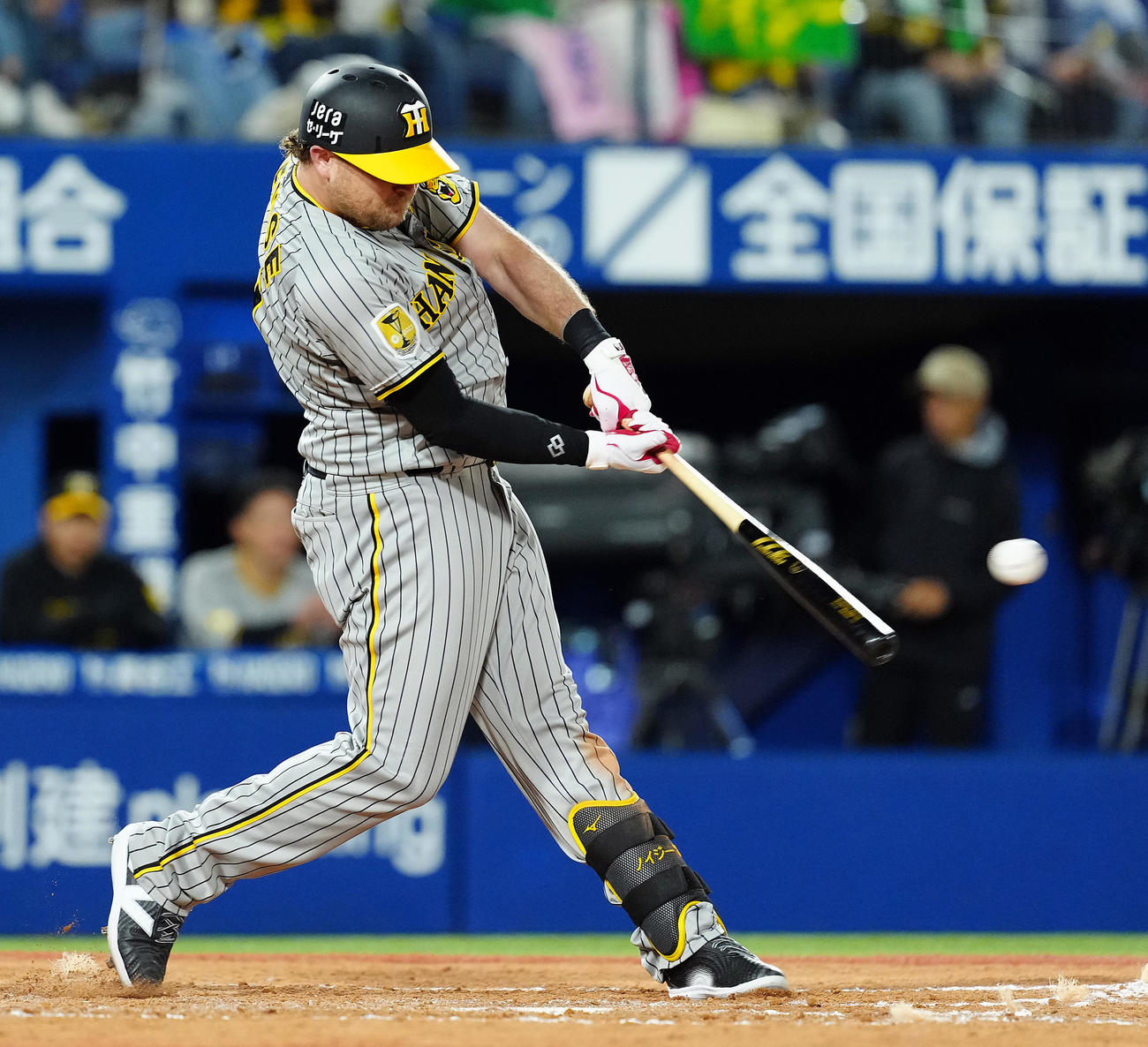 DeNA対阪神　9回表阪神1死一、三塁、左前に勝ち越しの適時打を放つノイジー（撮影・たえ見朱実）