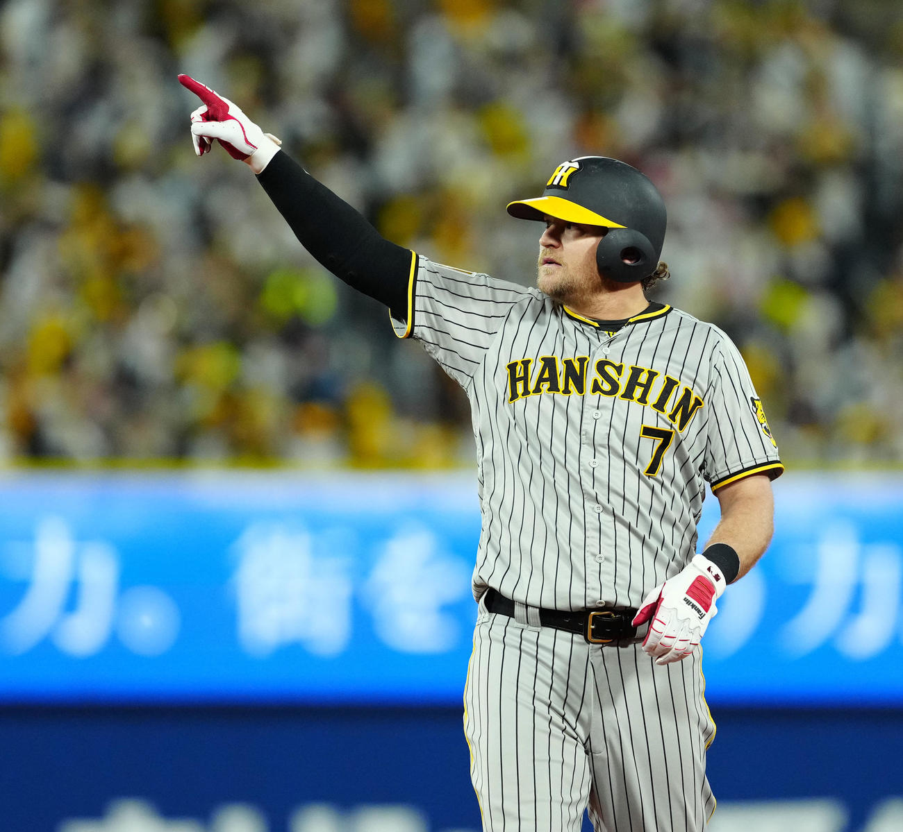 DeNA対阪神　9回表阪神1死一、三塁、左前に勝ち越しの適時打を放つノイジー（撮影・たえ見朱実）