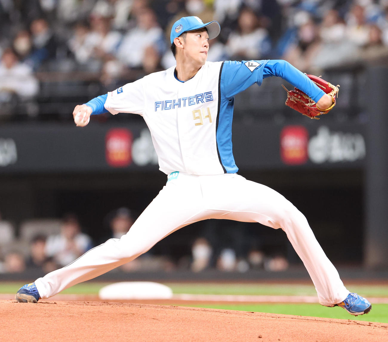日本ハム対ロッテ　力投する日本ハム先発の福島（撮影・佐藤翔太）