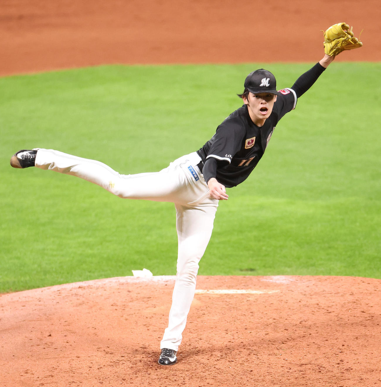 日本ハム対ロッテ　力投するロッテ佐々木（撮影・佐藤翔太）
