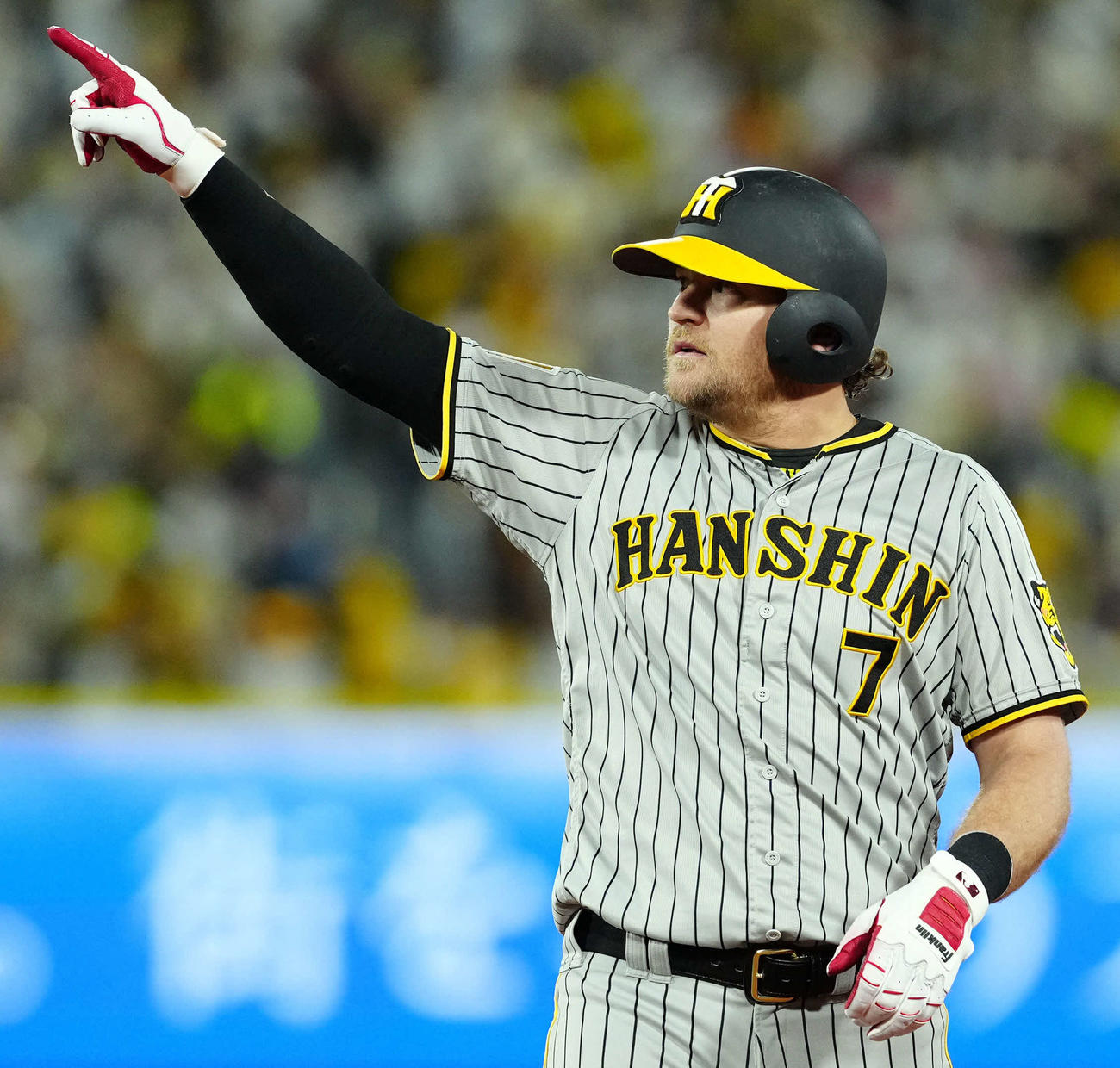DeNA対阪神　9回表阪神1死一、三塁、左前に勝ち越しの適時打を放つノイジー（撮影・たえ見朱実）