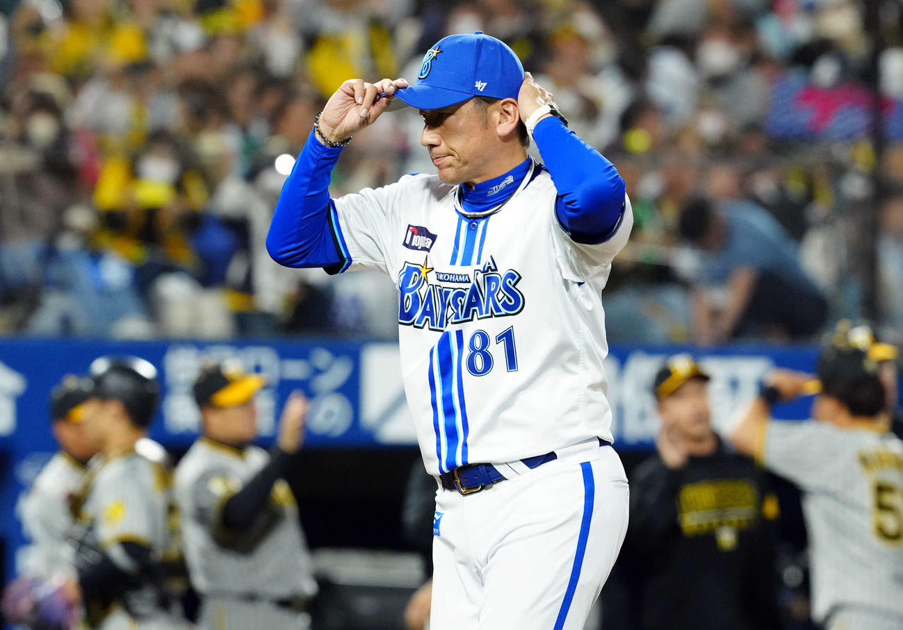 DeNA対阪神　阪神に負けを喫したDeNA三浦監督（撮影・たえ見朱実）