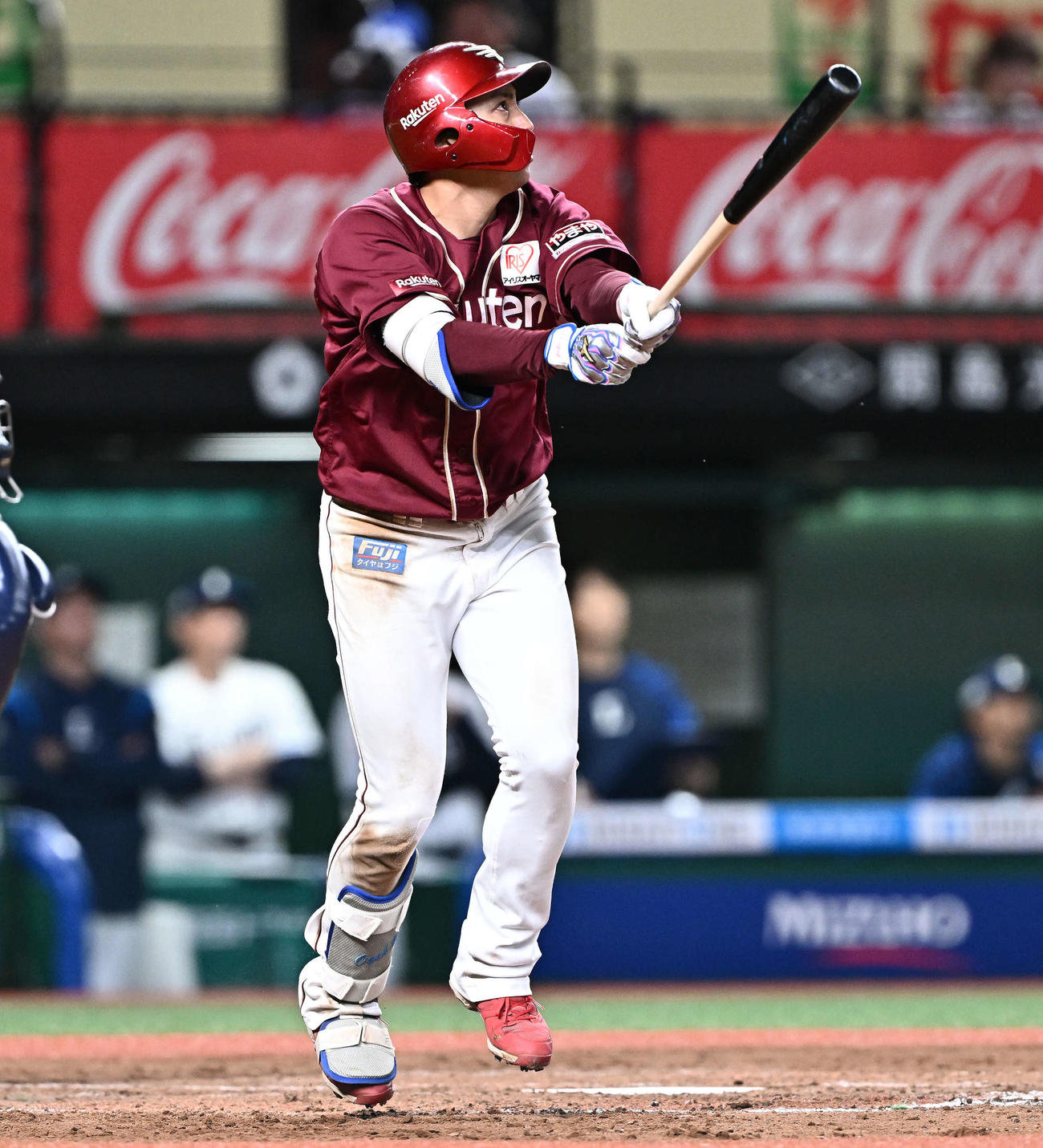 西武対楽天　8回表楽天無死満塁、小郷は中犠飛を放つ（撮影・滝沢徹郎）