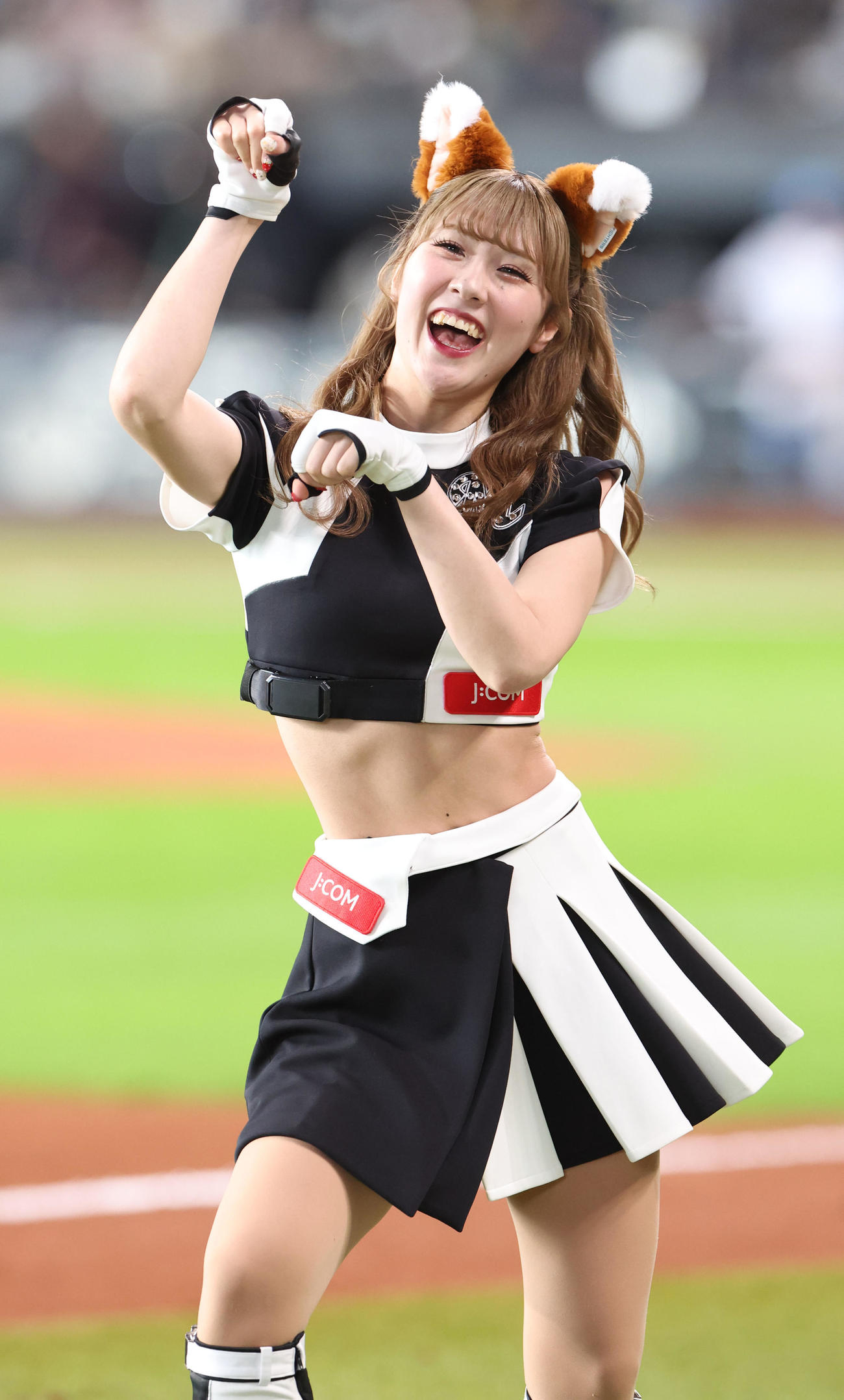 日本ハム対ロッテ　「きつねダンス」を踊るM☆Splash！！（撮影・佐藤翔太）