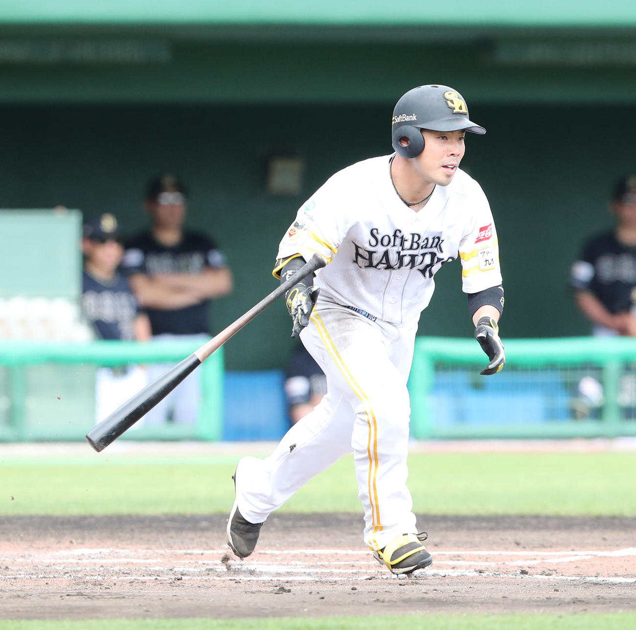 ソフトバンク対オリックス　6回裏ソフトバンク無死一、三塁、近藤は右翼線に勝ち越しとなる適時二塁打を放つ（撮影・梅根麻紀）