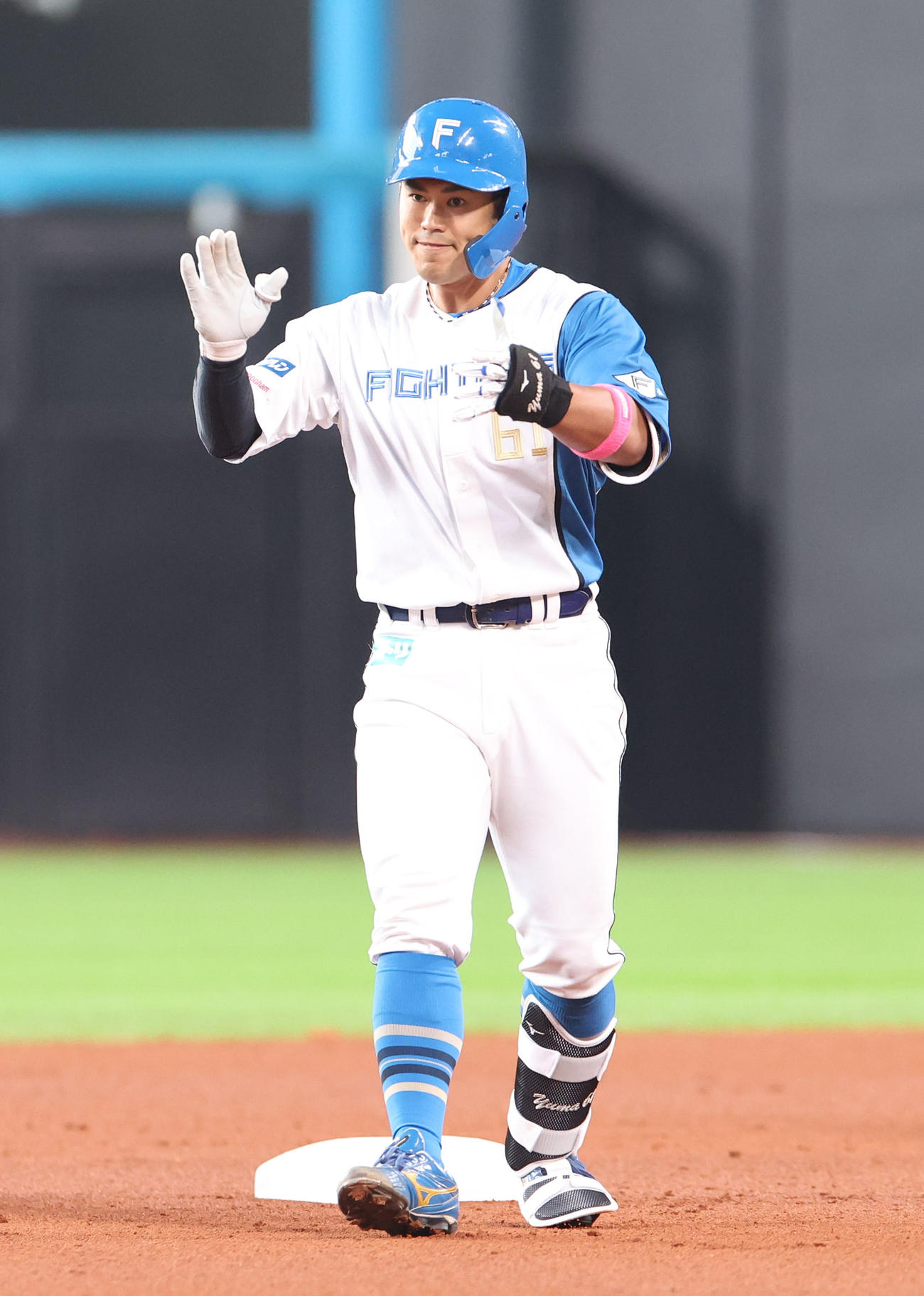 日本ハム対ロッテ　1回裏日本ハム無死、今川は二塁打を放つ（撮影・佐藤翔太）