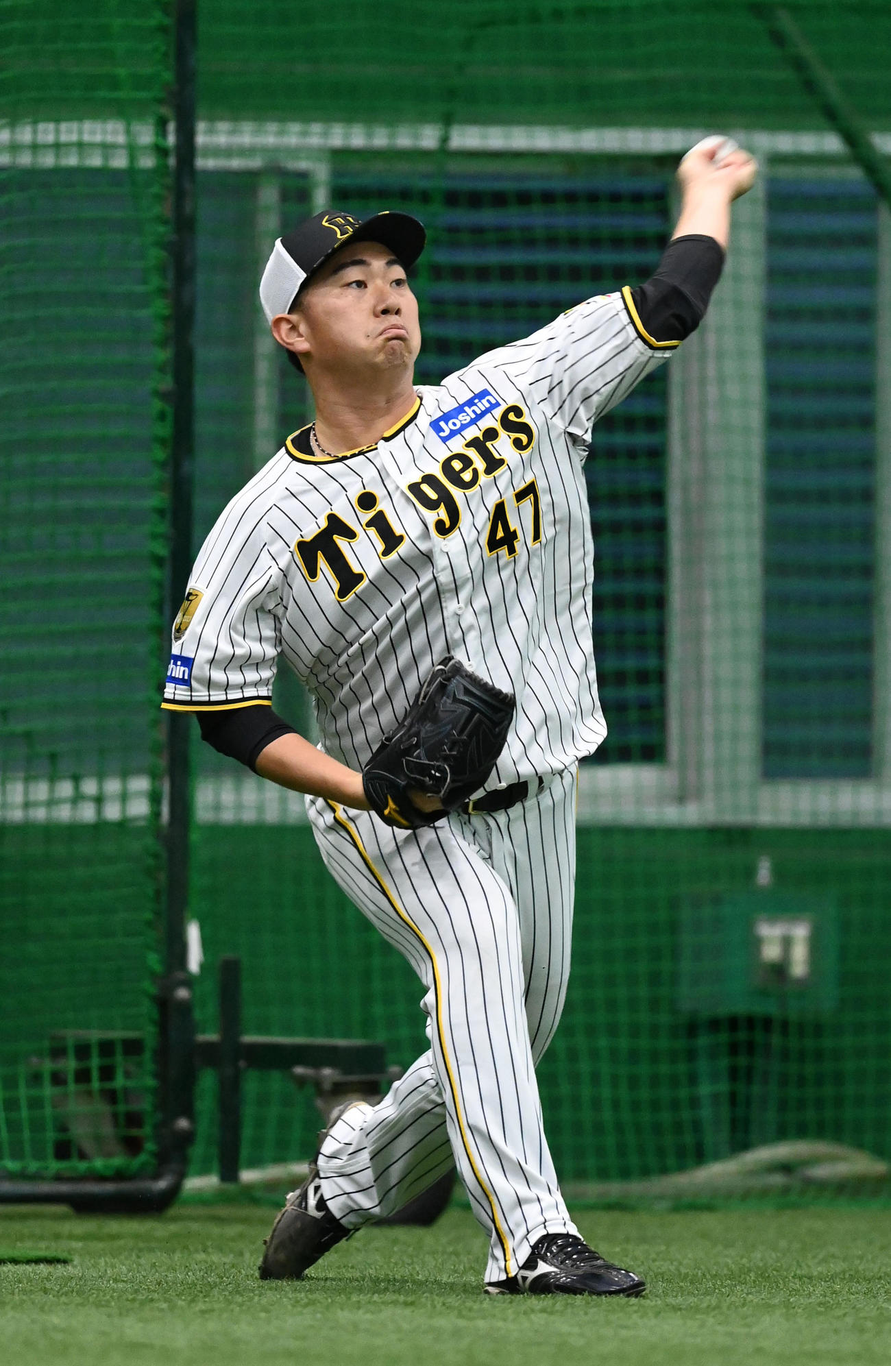 キャッチボールを行う桐敷（撮影・前岡正明）