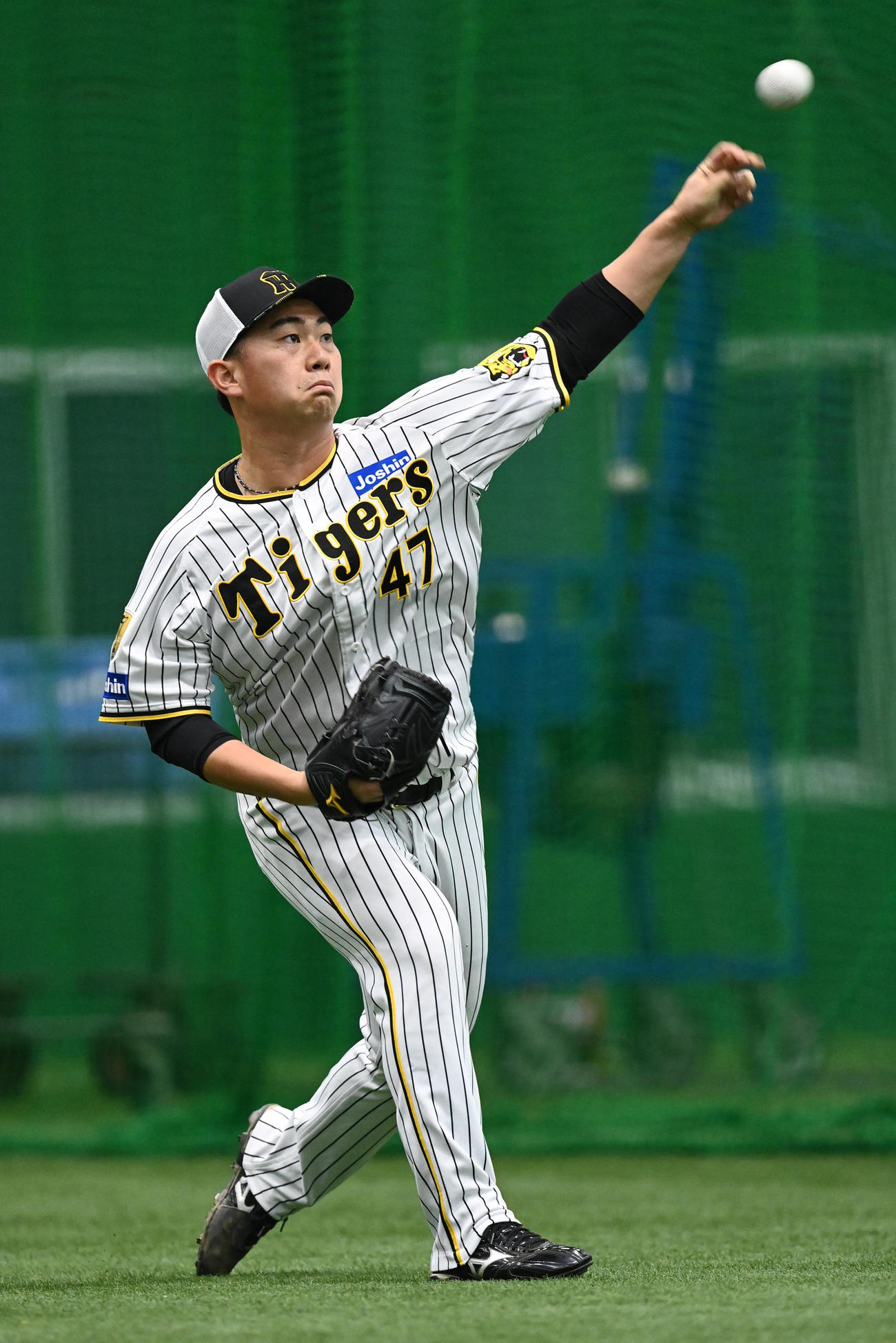 キャッチボールを行う桐敷（撮影・前岡正明）