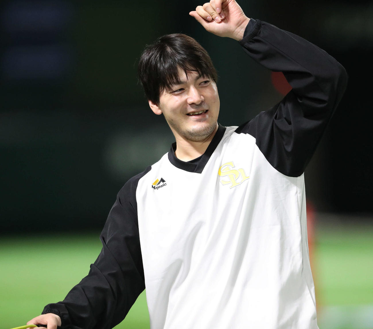 リラックスした表情で練習を行う有原（撮影・梅根麻紀）