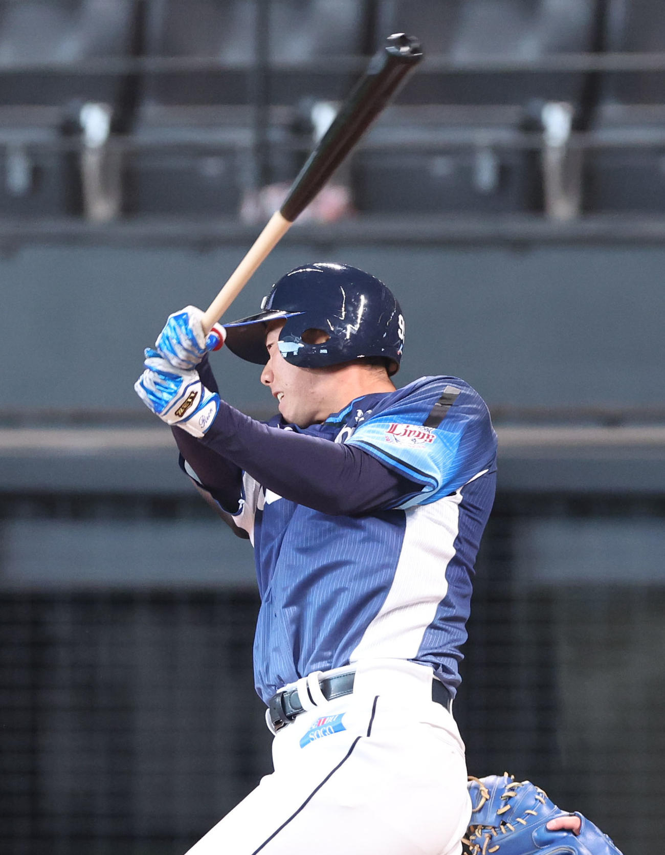 日本ハム対西武　4回表西武2死一、二塁、村田は中前適時打を放つ（撮影・佐藤翔太）