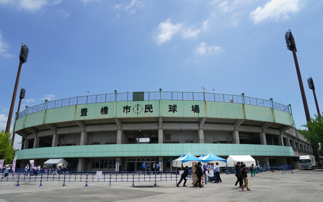 中日対阪神　試合の行われる豊橋市民球場（撮影・森本幸一）