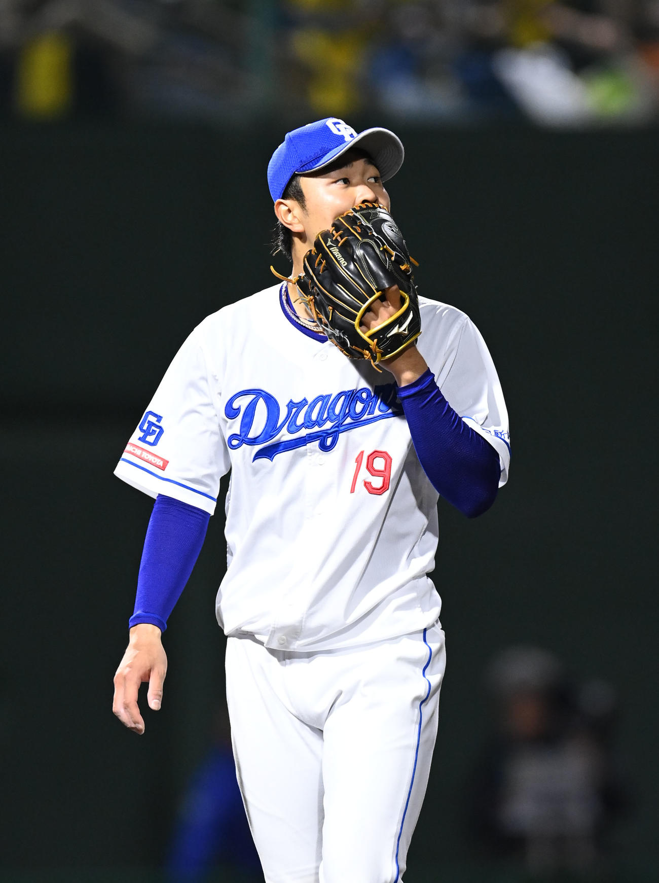 中日対阪神　6回表終了、ベンチへ戻る高橋宏（撮影・森本幸一）