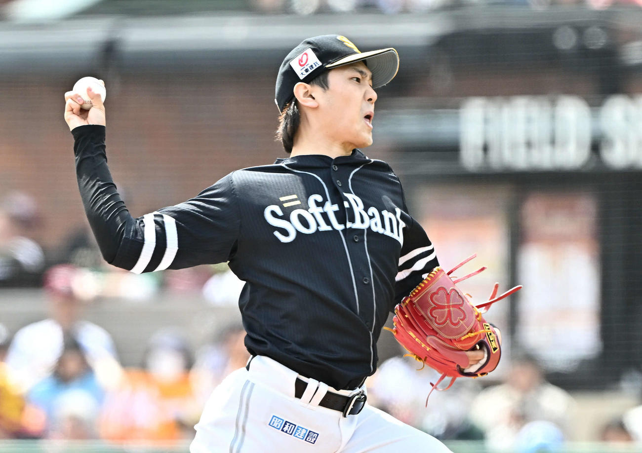 楽天対ソフトバンク　ソフトバンク先発の石川（撮影・滝沢徹郎）
