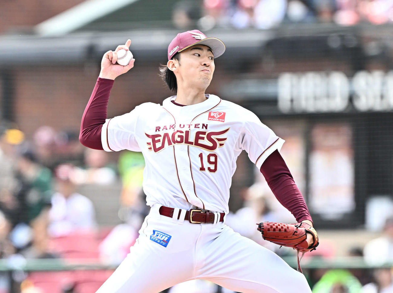 楽天対ソフトバンク　楽天先発の荘司（撮影・滝沢徹郎）