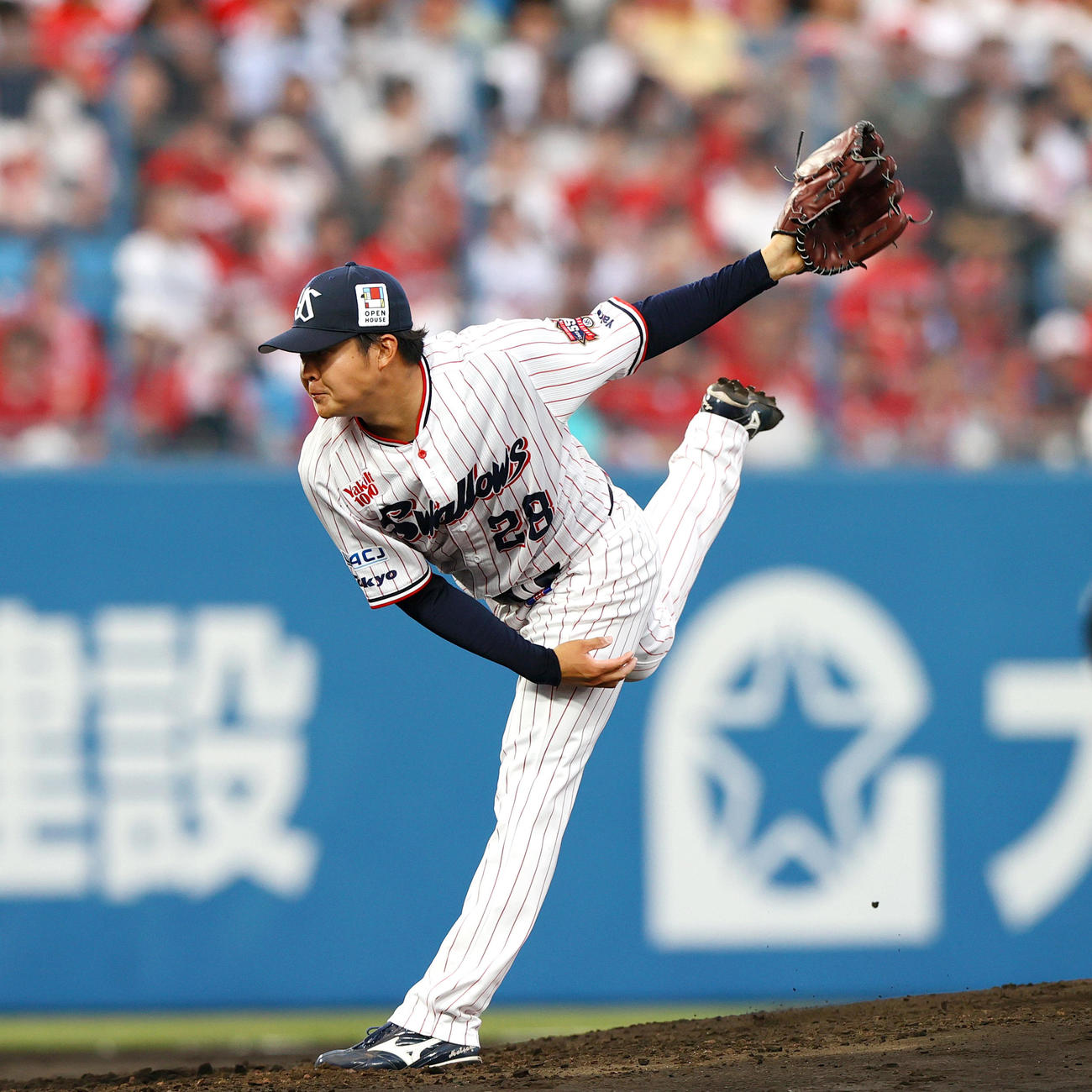ヤクルト対広島　3回表、力投するヤクルト先発の松本健（撮影・上山淳一）