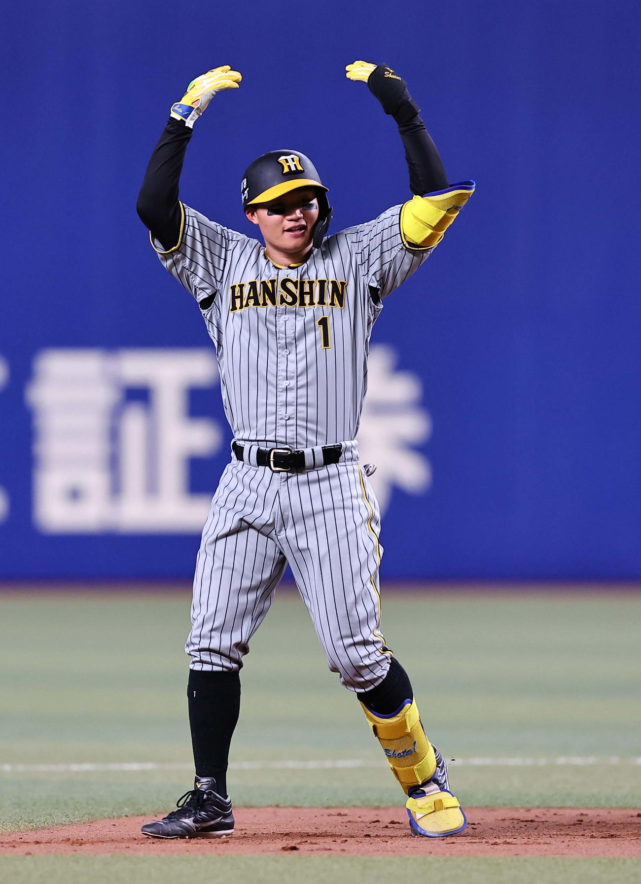 阪神対中日　11回表阪神無死、森下は二塁打を放つ（撮影・上田博志）