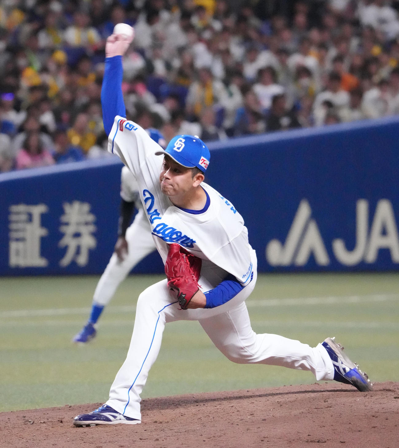 中日対阪神　10回表、中日3番手で登板する松山（撮影・森本幸一）